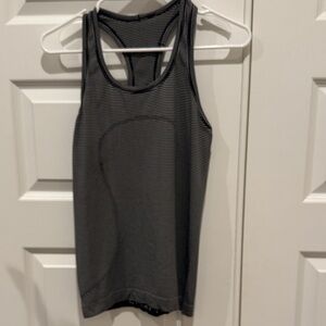 Lululemon Swiftly tank Tank Black and White Striped Size 6